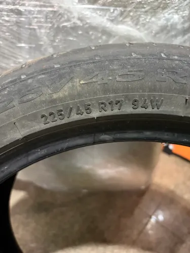 Pneu USADO Aro 17 225/45R17