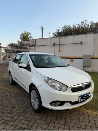 Fiat Grand Siena Essence 1.6 Flex 16V 2016