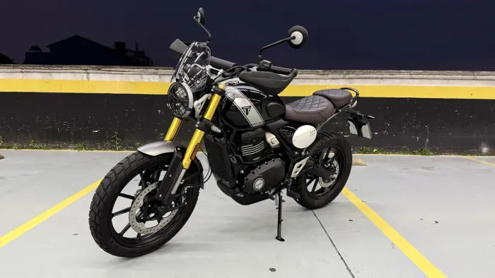 Triumph Scrambler 400X 2026 ( Com acessórios )