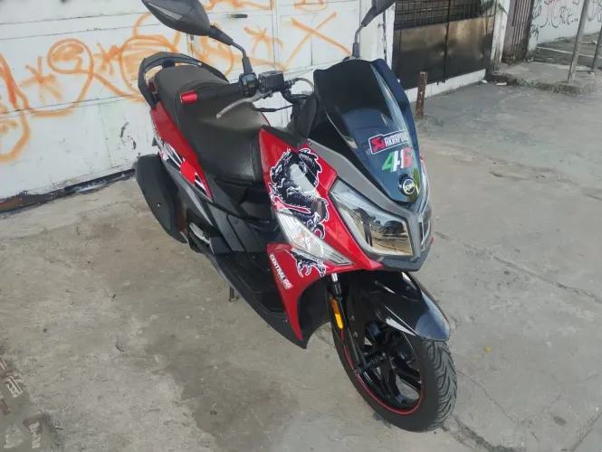 Vendo Dafra 150 cilindradas automática