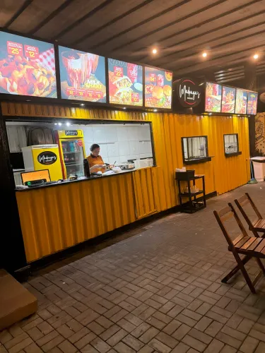 Vaga para caixa com experiência.e Garconete.