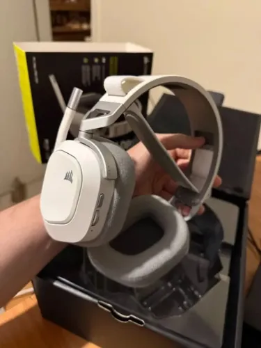 Headset Gamer Corsair HS80 RGB Wireless (Sem Fio) (Dolby Atmos) (Branco)