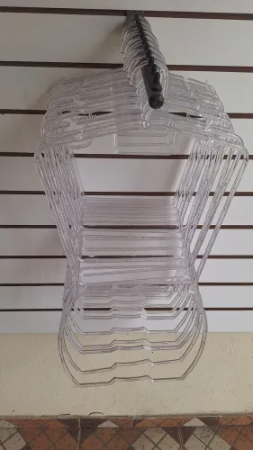 Cabide silhueta acrílico 