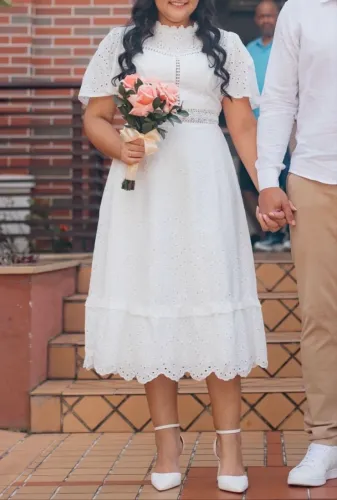 Vestido midi branco noiva civil