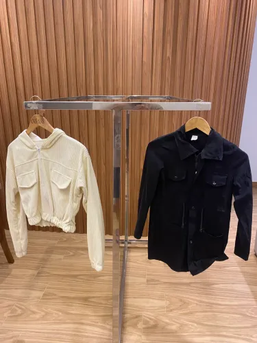 Arara para loja de roupas