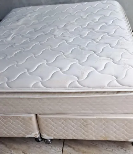 Cama Queen - Faço Entrega