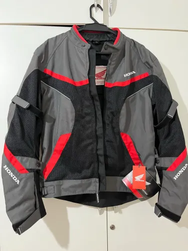 Vende-se Jaqueta Honda Nova, na etiqueta 