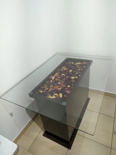 Mesa de jantar com 4 cadeiras - Tampo de vidro
