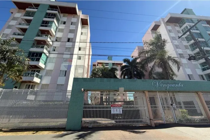 Apartamento a venda em Condomínio Fechado