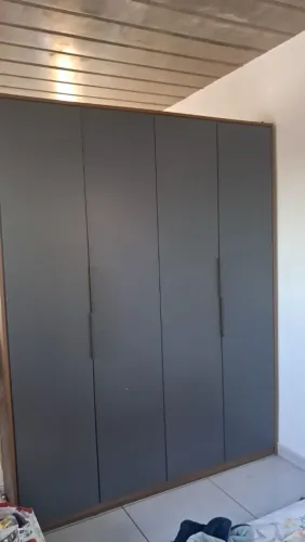 Guarda roupa casal 4 portas em bom estado (Entrego)