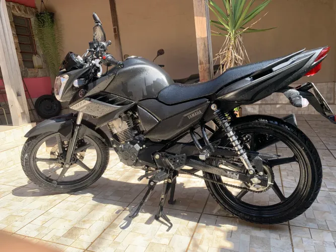   Yamaha Fazer 150 - Preto fosco - Impecável 