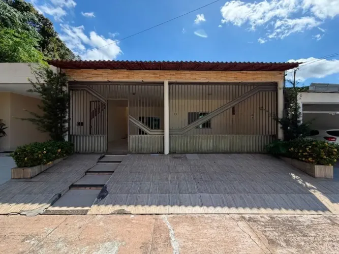 Casa Residencial Azpha Ville - 200 m² com 3/4 sendo 1 suíte e 2 vgs - Ananindeua - PA
