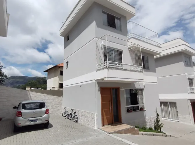 Casa em Condomínio Santa Elisa - Nova Friburgo