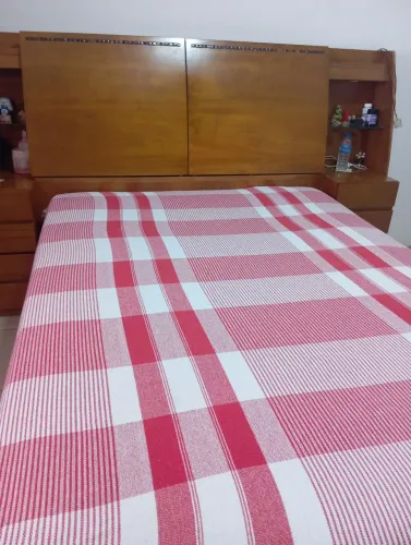 Como de madeira maciça