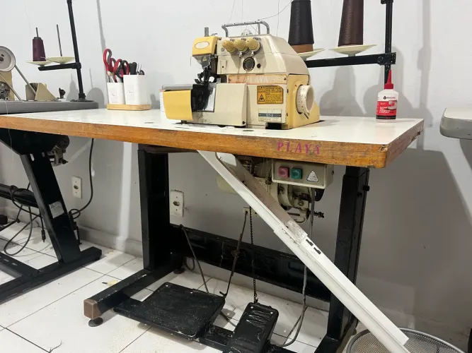 máquina de costura industrial overlock 