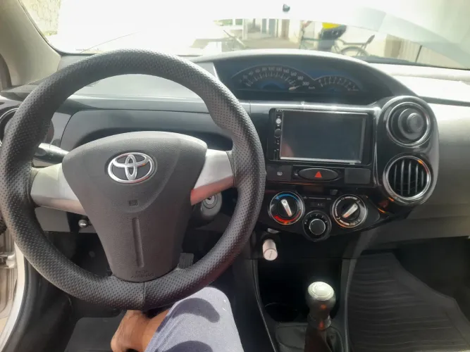 Toyota Etios XS 1.5 Flex 16V 5P Mec. 2014