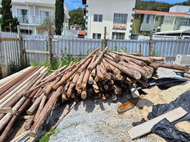 ESCORA MADEIRA EUCALIPTO CONSTRUÇÃO