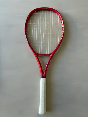 Raquete Yonex Vcore 100, 2026, L3
