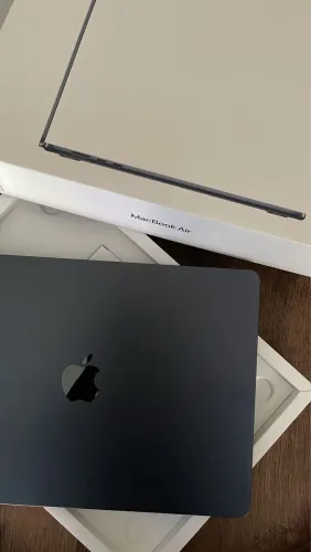 MacBook M4 16GB 256GB Mid Garantia