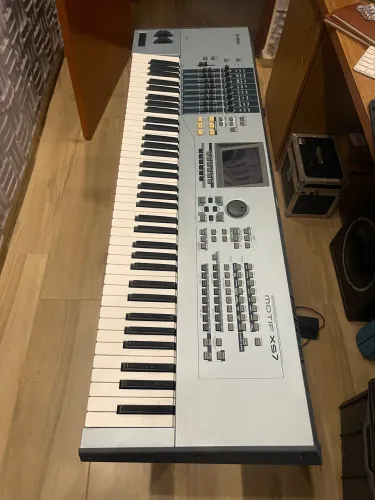 Yamaha Motif XS7 lindo 