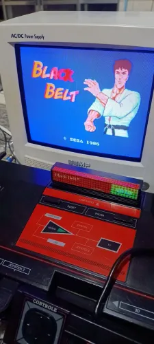 Master System ( dois controles originais + Black belt.)