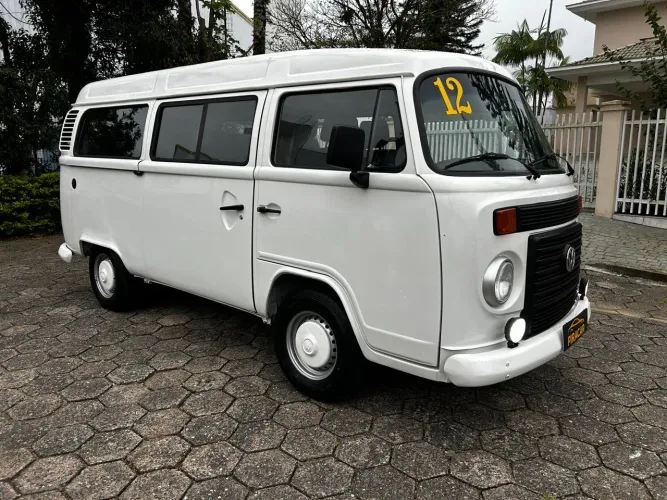 Volkswagen Kombi Lotação 1.4 MI Total Flex 8V 2012