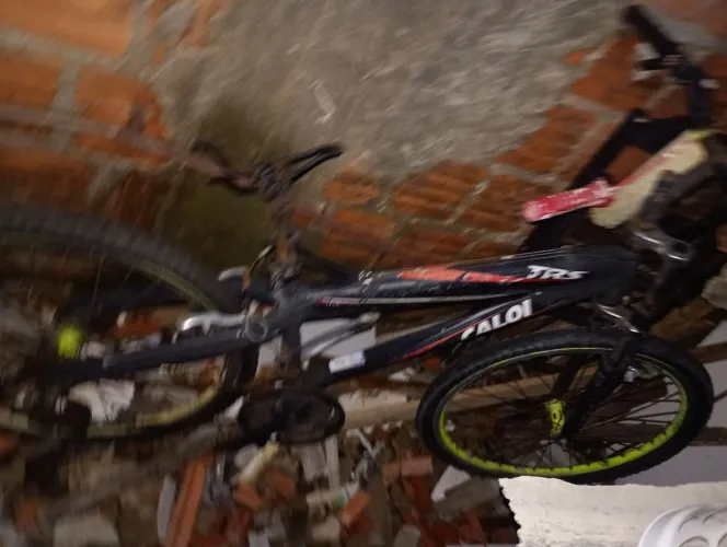 Bicicleta Caloi ( precisa de reparos )