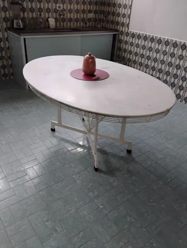 Mesa de jantar com marmore