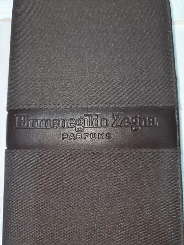 PORTA DOCUMENTOS ERMENEGILDO ZEGNA , PROMOCIONAL DE PERFUMES , NOVO !