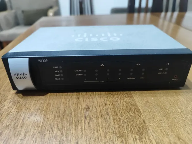 Roteador cisco Rv 320