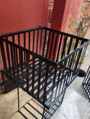 Lixeira quadrada 50 por 50 de parede com entrega e instalação