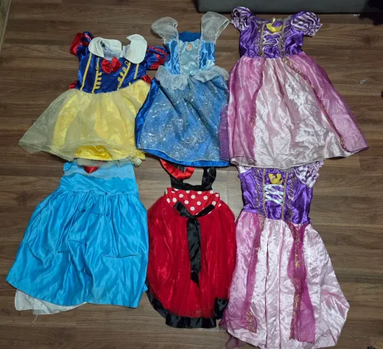 Lote de Fantasia Infantil para reparos. Vários tamanhos e modelos