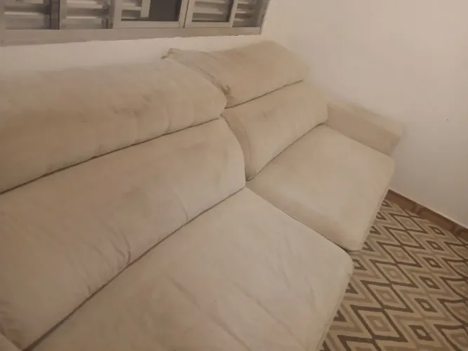 Vendo um sofá usado