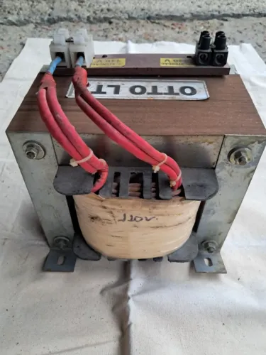 Transformador de voltagem de 10.000 V - 110 p/ 220 ou 220 p/ 110