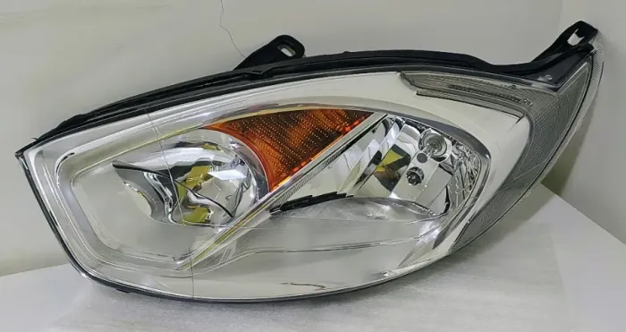 FAROL FORD FIESTA L.E FOCO DUPLO 2011