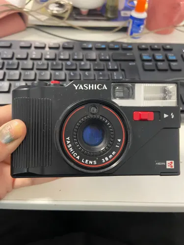 Câmera Analógica Yashica MF-3