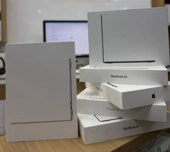MACBOOK AIR M5 16GB RAM 512GB SSD NOVO LACRADO