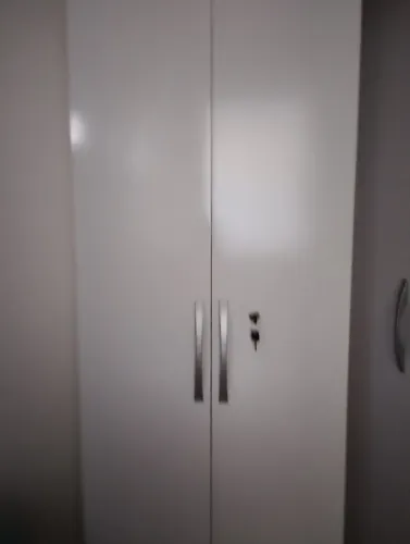 Vende se um mil uso