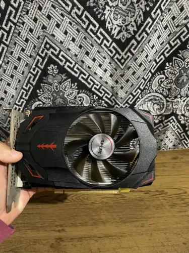 Placa de video RX 550 640SP 2GB GDDR5 Funcionando perfeitamente.