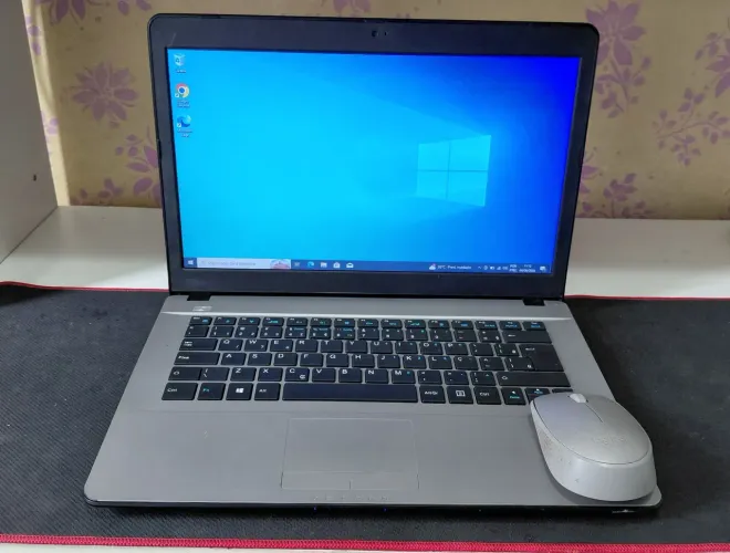 Notebook login, I3-5005, MEMORIA DE 4G E SSD 120G
