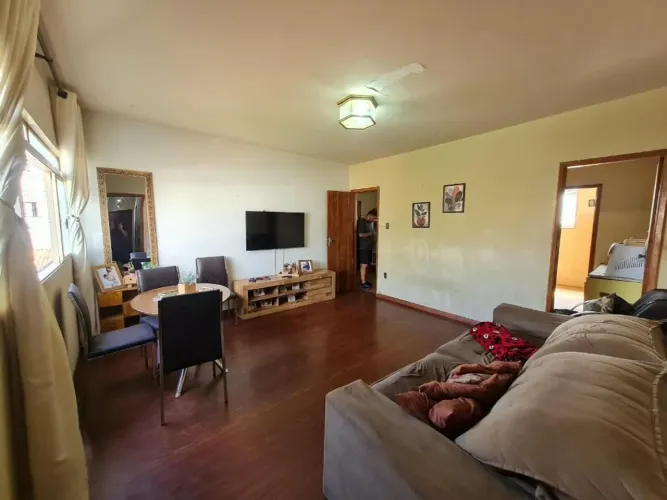 Apartamento com 3 dormitórios à venda, 94 m² por R$ 200.000,00 - São Sebastião - Uberaba/M