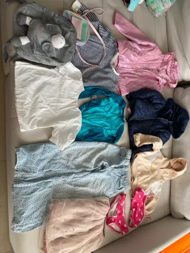 Mais de 50 peças roupas e sapatos de marcas menina 6-8 anos