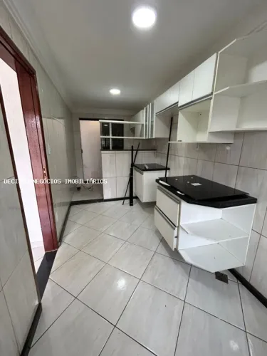 Casa para Locação em Juiz de Fora, BENFICA, 2 dormitórios, 1 banheiro, 1 vaga