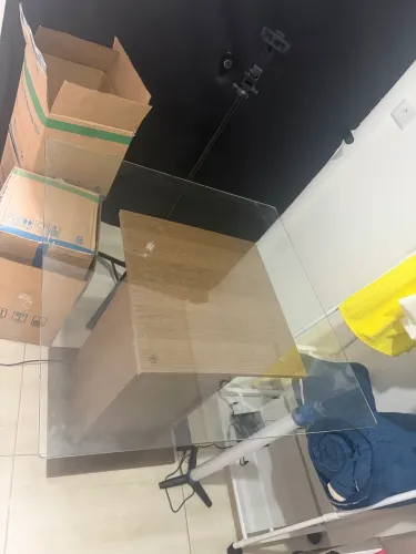 MESA TAMPO DE VIDRO QUADRADA