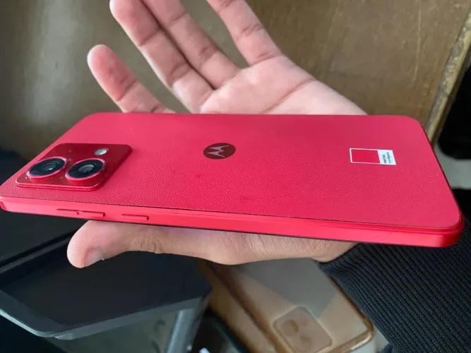 Vendo ou troco motog 84! ?Leve risco na câmera traseira!