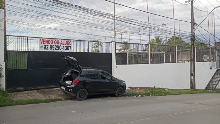Garagem e depósito próximo bemol Torquato