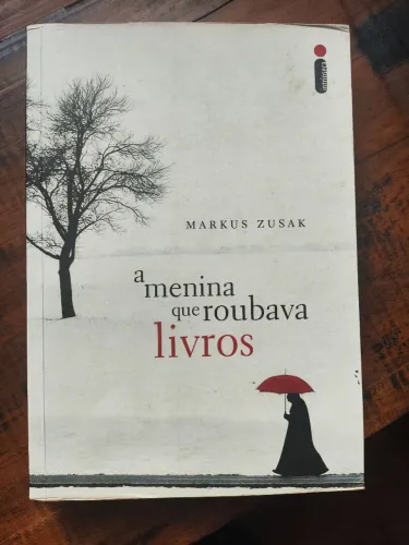 Livro A menina que roubava livros - Markus Zusak