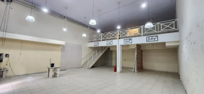 Salão comercial de 110m2 - centro de Poá/SP.