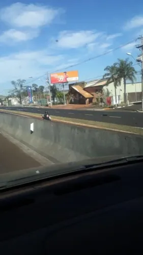 TERRENO COMERCIAL PARA LOCAÇÃO - 2.750m² DE ÁREA TOTA - 350m² DE CONSTRUÇÃO - R$30.000,00