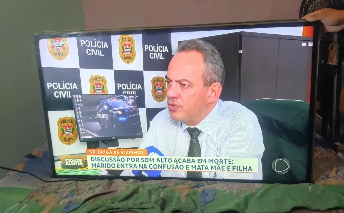 Vendo tv 46 polegadas não é smart toda ok